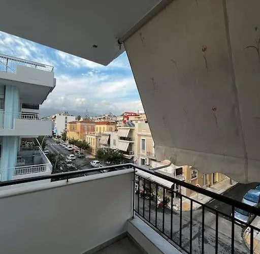 κεντρικό θέα θάλασσα/dt 1br 75m2 By Sea كالاماتا